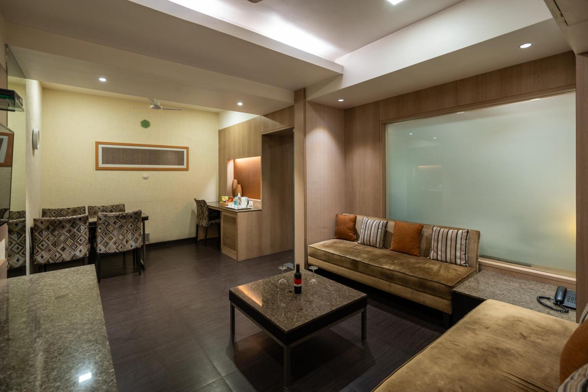 Gcc酒店和俱乐部 Mira-Bhayandar 外观 照片
